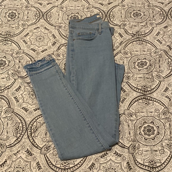 Levi’s 311 - Picture 4 of 4